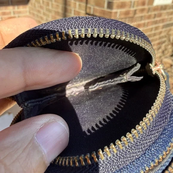 Tory Burch Women Flower Motif Coin Case Round Limited Edition (Hard to Find) - Picture 5 of 6